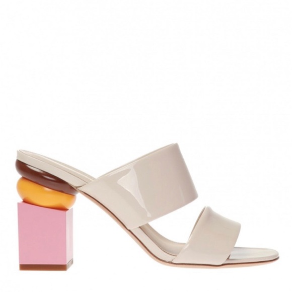 Salvatore Ferragamo pink and beige sandals. - Picture 2 of 11